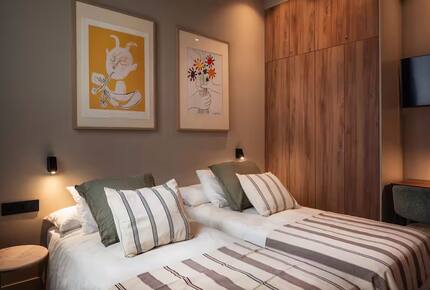 Barcelona 6 Bedroom Flat in L'Eixample - Barcelona, Spain