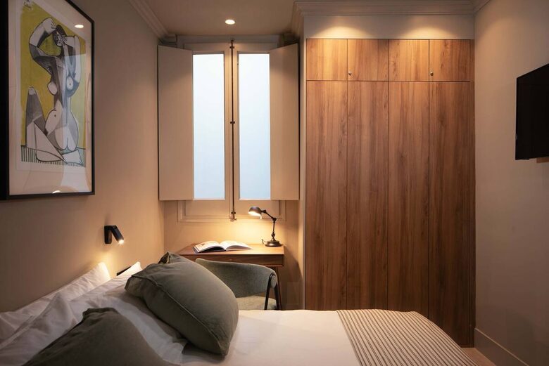 Barcelona 6 Bedroom Flat in L'Eixample - Barcelona, Spain