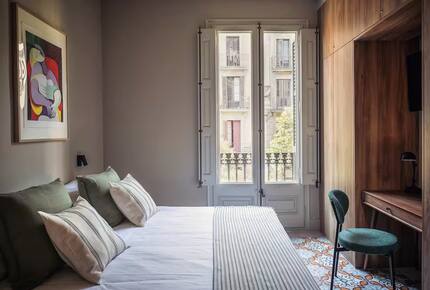 Barcelona 6 Bedroom Flat in L'Eixample - Barcelona, Spain