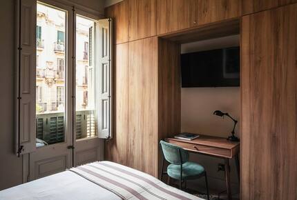 Barcelona 6 Bedroom Flat in L'Eixample - Barcelona, Spain
