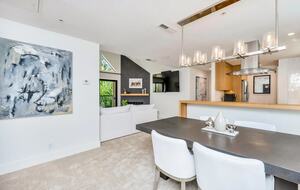 Serene Elegance in the Heart of Healdsburg - Healdsburg, California