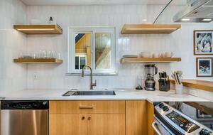 Serene Elegance in the Heart of Healdsburg - Healdsburg, California