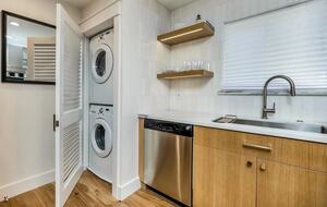 Serene Elegance in the Heart of Healdsburg - Healdsburg, California