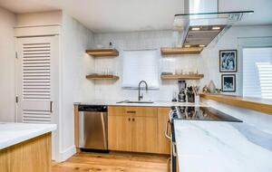 Serene Elegance in the Heart of Healdsburg - Healdsburg, California