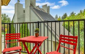 Serene Elegance in the Heart of Healdsburg - Healdsburg, California