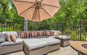 Serene Elegance in the Heart of Healdsburg - Healdsburg, California