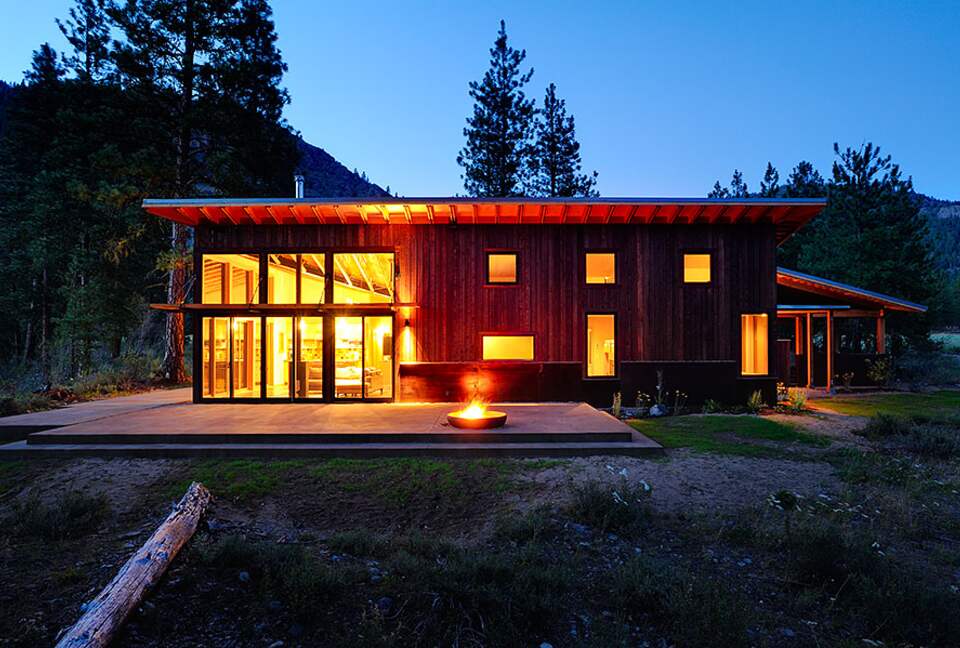 Modern Mountain Retreat with Trailside Access - Mazama, Washington