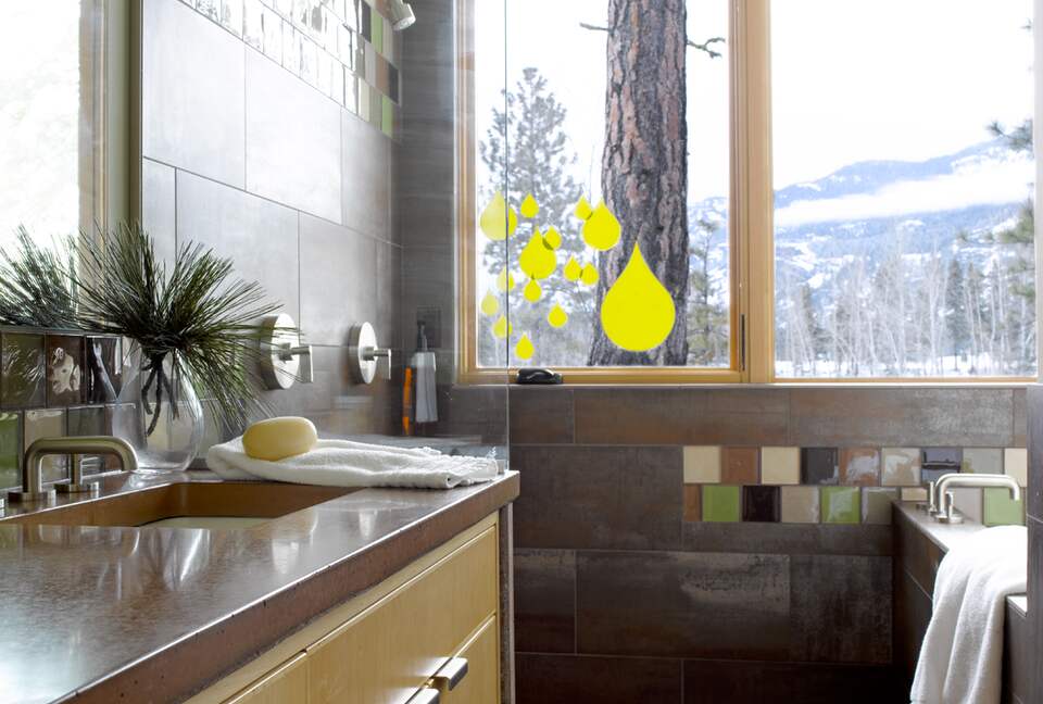 Modern Mountain Retreat with Trailside Access - Mazama, Washington