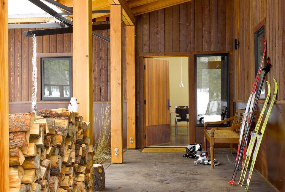 Modern Mountain Retreat with Trailside Access - Mazama, Washington