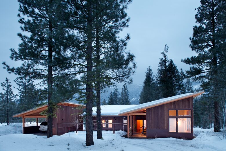Modern Mountain Retreat with Trailside Access - Mazama, Washington