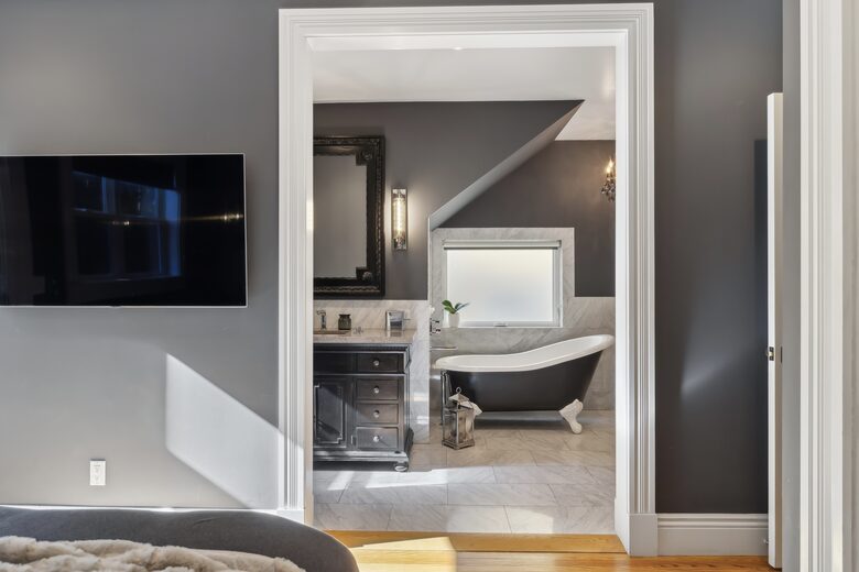 Designer Victorian Home - San Francisco, California