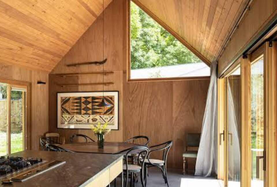 Modern Alpine Retreat with Stunning Mountain Views - Wānaka, New Zealand
