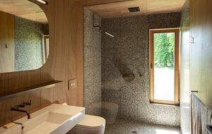 Modern Alpine Retreat with Stunning Mountain Views - Wānaka, New Zealand