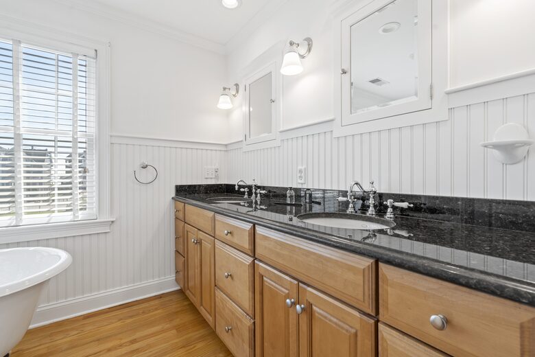 Graceful Living with Private Beachfront Views - Clinton, Connecticut