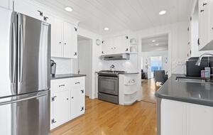 Graceful Living with Private Beachfront Views - Clinton, Connecticut