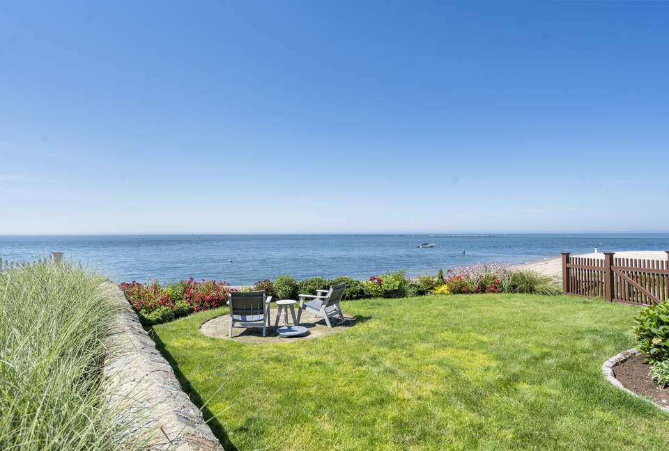 Graceful Living with Private Beachfront Views - Clinton, Connecticut