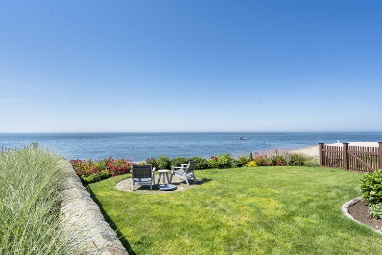 Graceful Living with Private Beachfront Views - Clinton, Connecticut