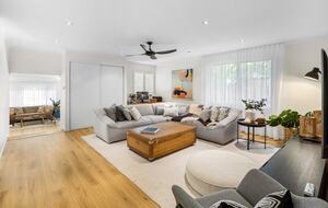 Tranquil Designer Escape with Poolside Elegance - Noosaville, Australia