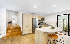 Tranquil Designer Escape with Poolside Elegance - Noosaville, Australia