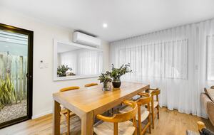 Tranquil Designer Escape with Poolside Elegance - Noosaville, Australia