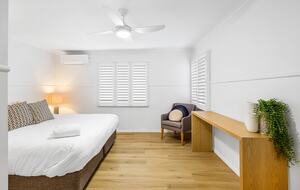 Tranquil Designer Escape with Poolside Elegance - Noosaville, Australia