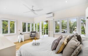 Tranquil Designer Escape with Poolside Elegance - Noosaville, Australia