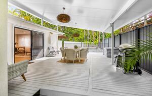 Tranquil Designer Escape with Poolside Elegance - Noosaville, Australia