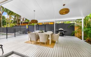 Tranquil Designer Escape with Poolside Elegance - Noosaville, Australia