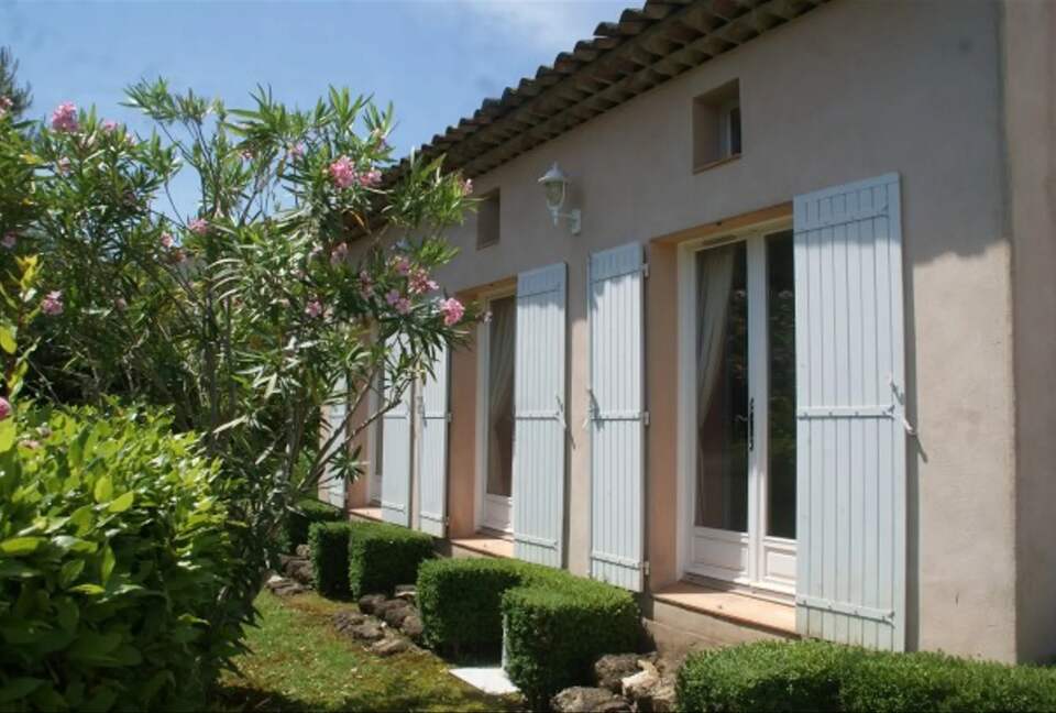 Refined Pont Royal Retreat with Heated Pool - Mallemort Pont Royal, France