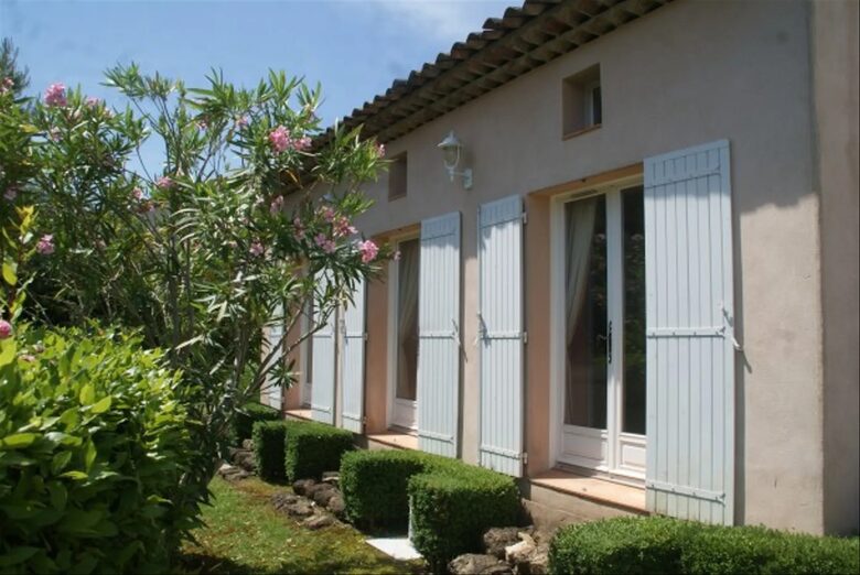 Refined Pont Royal Retreat with Heated Pool - Mallemort Pont Royal, France