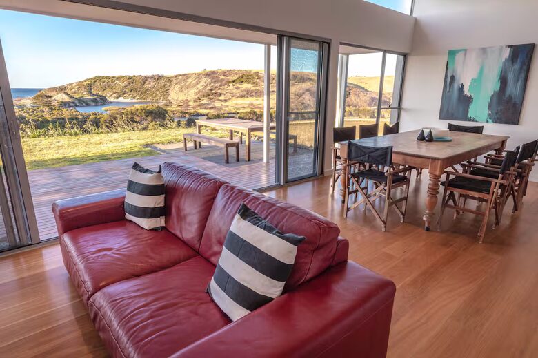 Middle River Beach House - Kangaroo Island, Australia