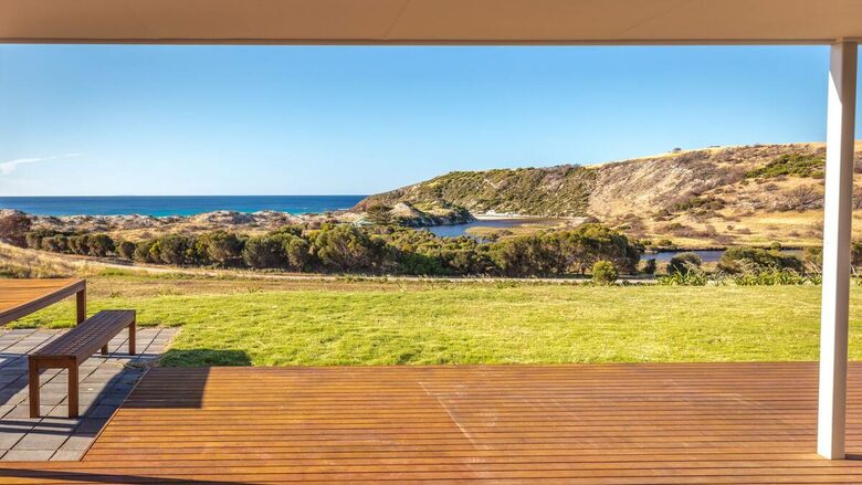 Middle River Beach House - Kangaroo Island, Australia