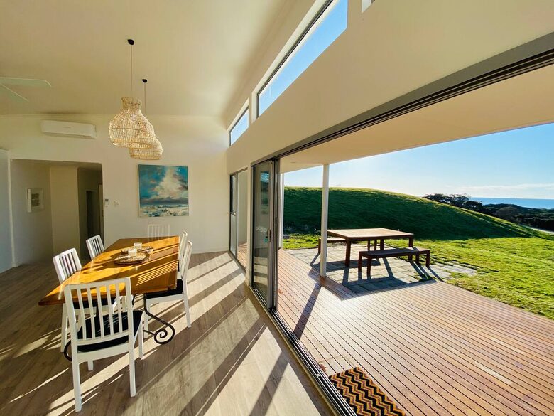 Middle River Beach House - Kangaroo Island, Australia