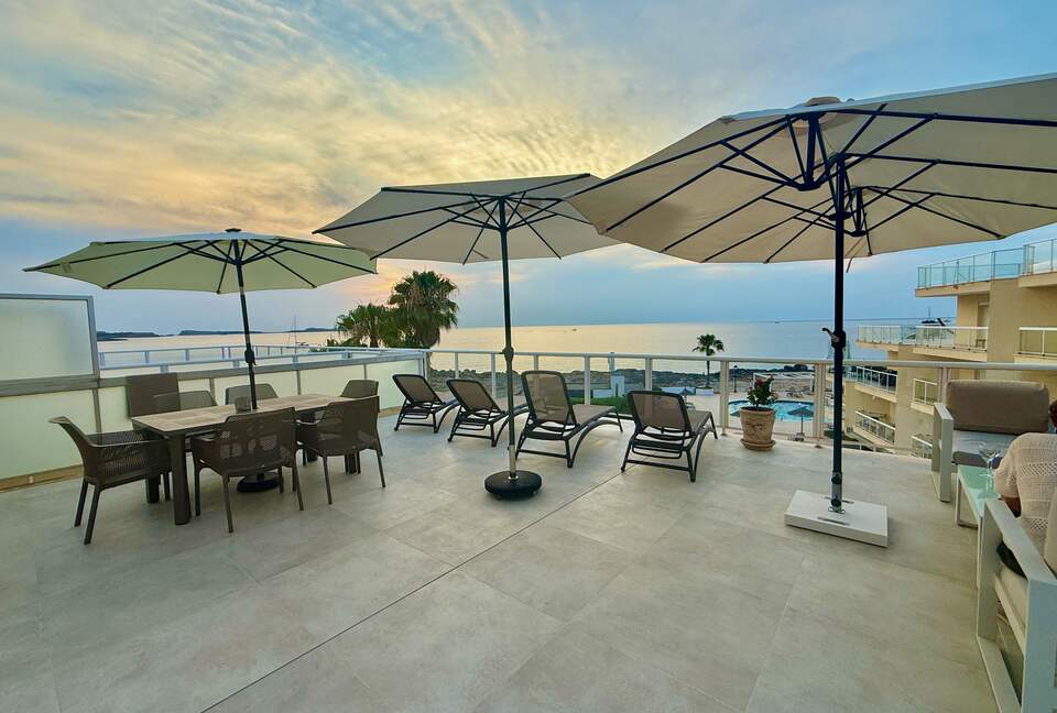 Tranquil West Ibiza Retreat with Private Terrace & Pool Access - Port des Torrent -San José, Spain