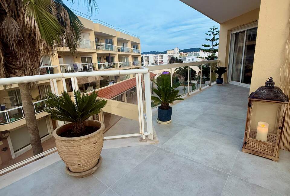 Tranquil West Ibiza Retreat with Private Terrace & Pool Access - Port des Torrent -San José, Spain