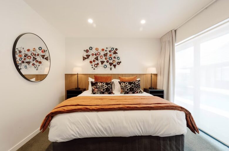 Unique sustainable luxury Retreat (sleeps 12) with a wellness zone including pool, spa, sauna & yoga decks - Rotorua, New Zealand