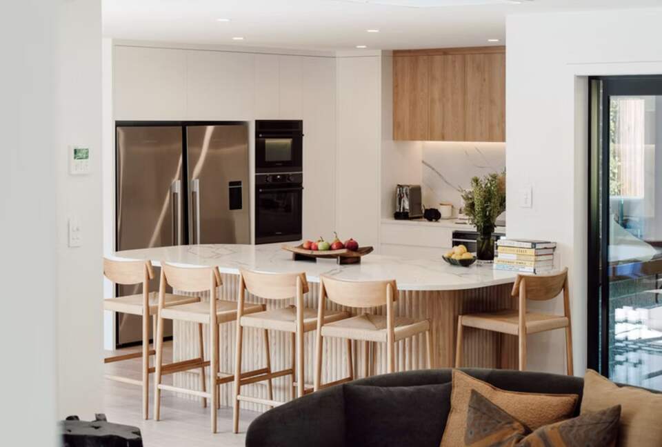 Unique sustainable luxury Retreat (sleeps 12) with a wellness zone including pool, spa, sauna & yoga decks - Rotorua, New Zealand