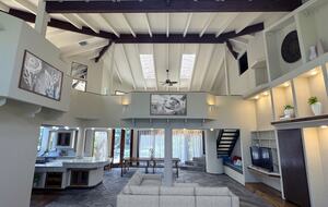 Mokulua Views & Modern Comfort in Coastal Paradise - Kailua, Hawaii