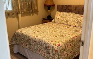 Mokulua Views & Modern Comfort in Coastal Paradise - Kailua, Hawaii