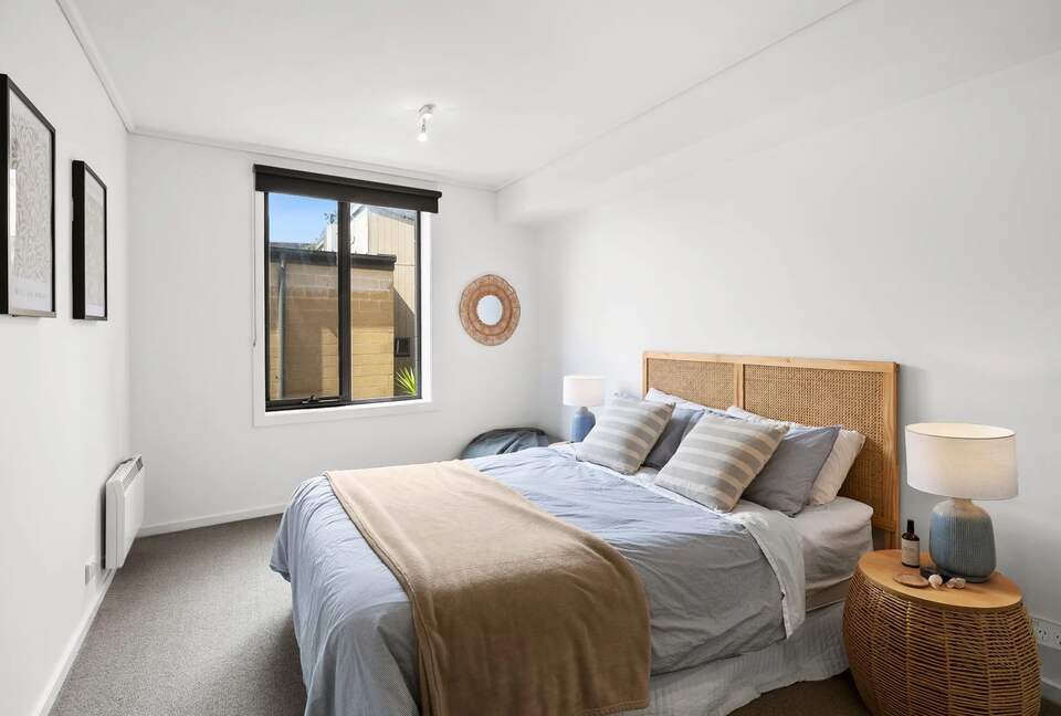 Oceanview Elegance by the Pier - Lorne, Australia