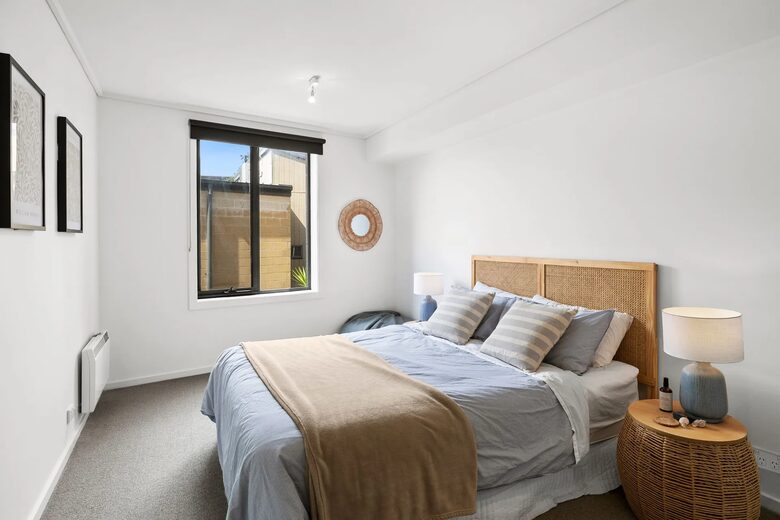 Oceanview Elegance by the Pier - Lorne, Australia