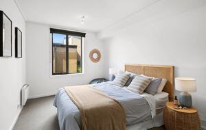 Oceanview Elegance by the Pier - Lorne, Australia