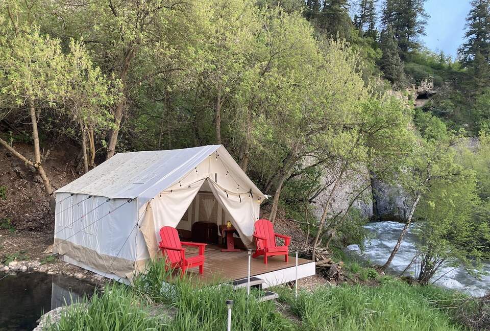 Spacious Canyon Lodge with Private Pool & Deck - Preston, Idaho