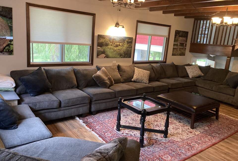Spacious Canyon Lodge with Private Pool & Deck - Preston, Idaho