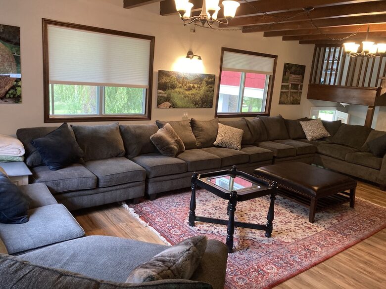 Spacious Canyon Lodge with Private Pool & Deck - Preston, Idaho