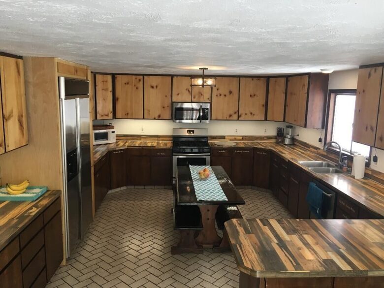 Spacious Canyon Lodge with Private Pool & Deck - Preston, Idaho