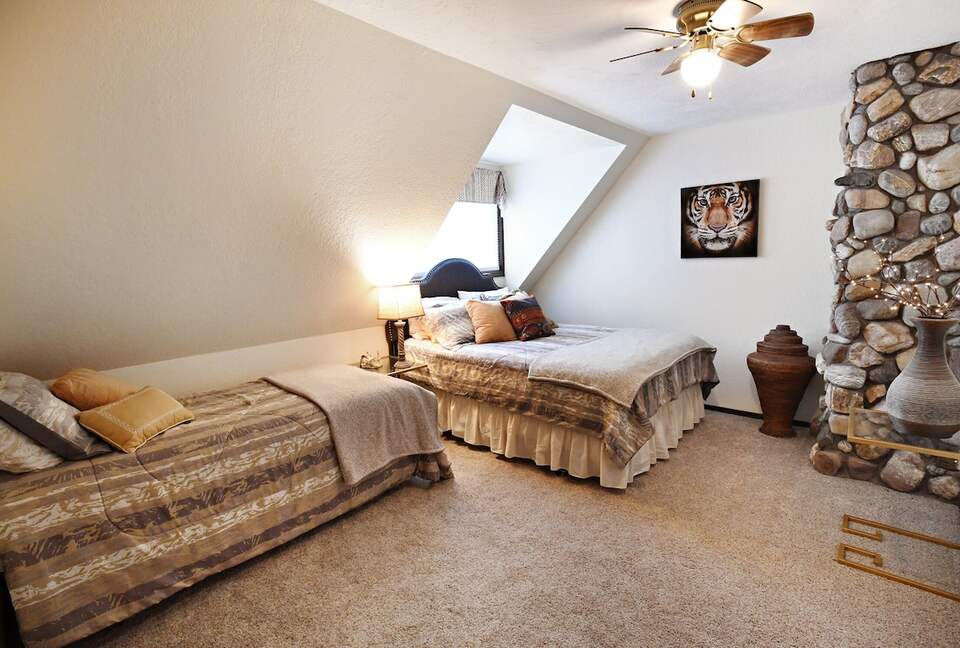 Spacious Canyon Lodge with Private Pool & Deck - Preston, Idaho