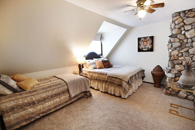 Spacious Canyon Lodge with Private Pool & Deck - Preston, Idaho