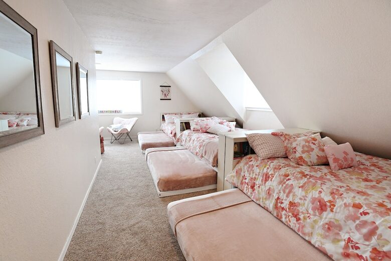 Spacious Canyon Lodge with Private Pool & Deck - Preston, Idaho