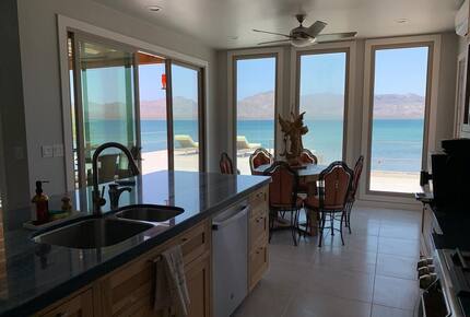 Private Waterfront Retreat with Contemporary Charm - Mulegé Municipality, Mexico